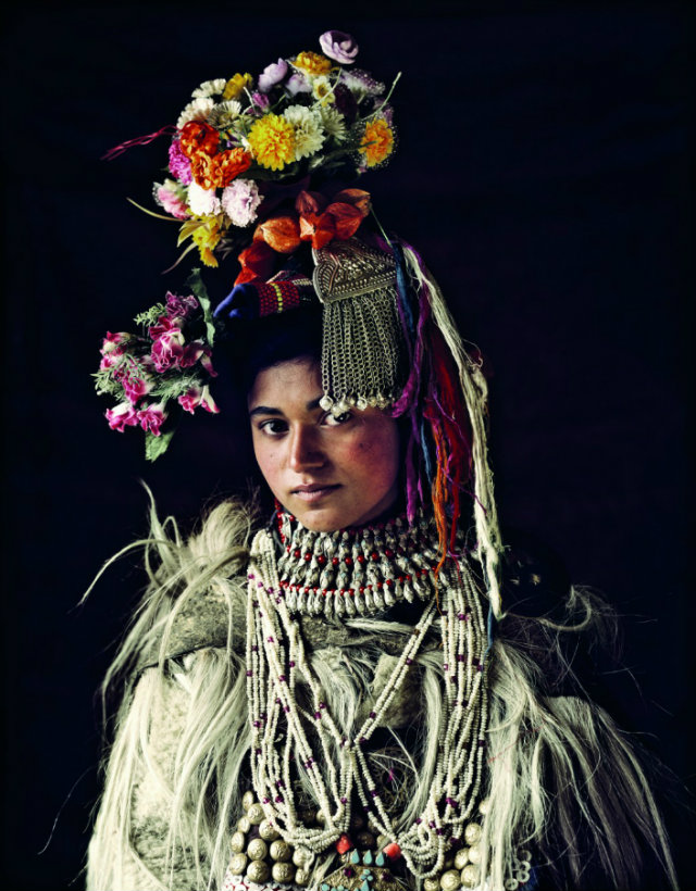 Design Inspiration - Indigenous World  Design Inspiration from Indigenous Worlds BRABBU Design Inspiration Stunning Portraits of the Worlds last Indigenous tribes7
