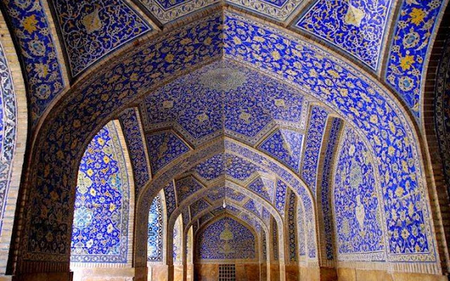 Blue-Iranian-Mosque Blue-Iranian-Mosque http://www.gromvexital.info/en/inspiration-and-ideas/architecture/rich-and-powerful-iranian-mosques Rich and Powerful Iranian Mosques Blue Iranian Mosque