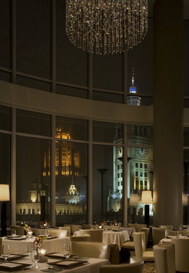 10 amazing and inspiring restaurant in Chicago-SixteenWithClockTower restaurants in chicago 10 amazing and inspiring restaurants in Chicago you need to try 10 amazing and inspiring restaurant in Chicago SixteenWithClockTower