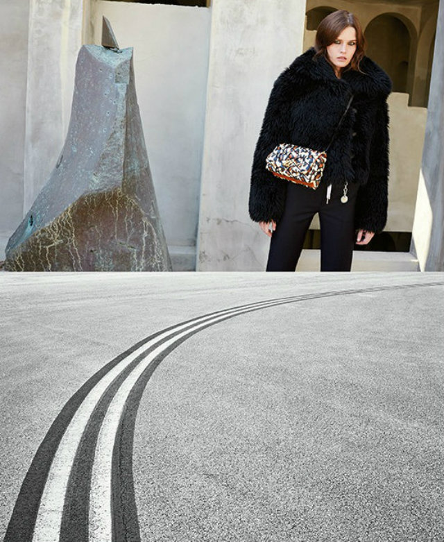 London the latest Nicolas Ghesquiere inspirations (1) Louis Vuitton Louis Vuitton at London: the latest Nicolas Ghesquiere inspirations Louis Vuitton at London the latest Nicolas Ghesquiere inspirations 1