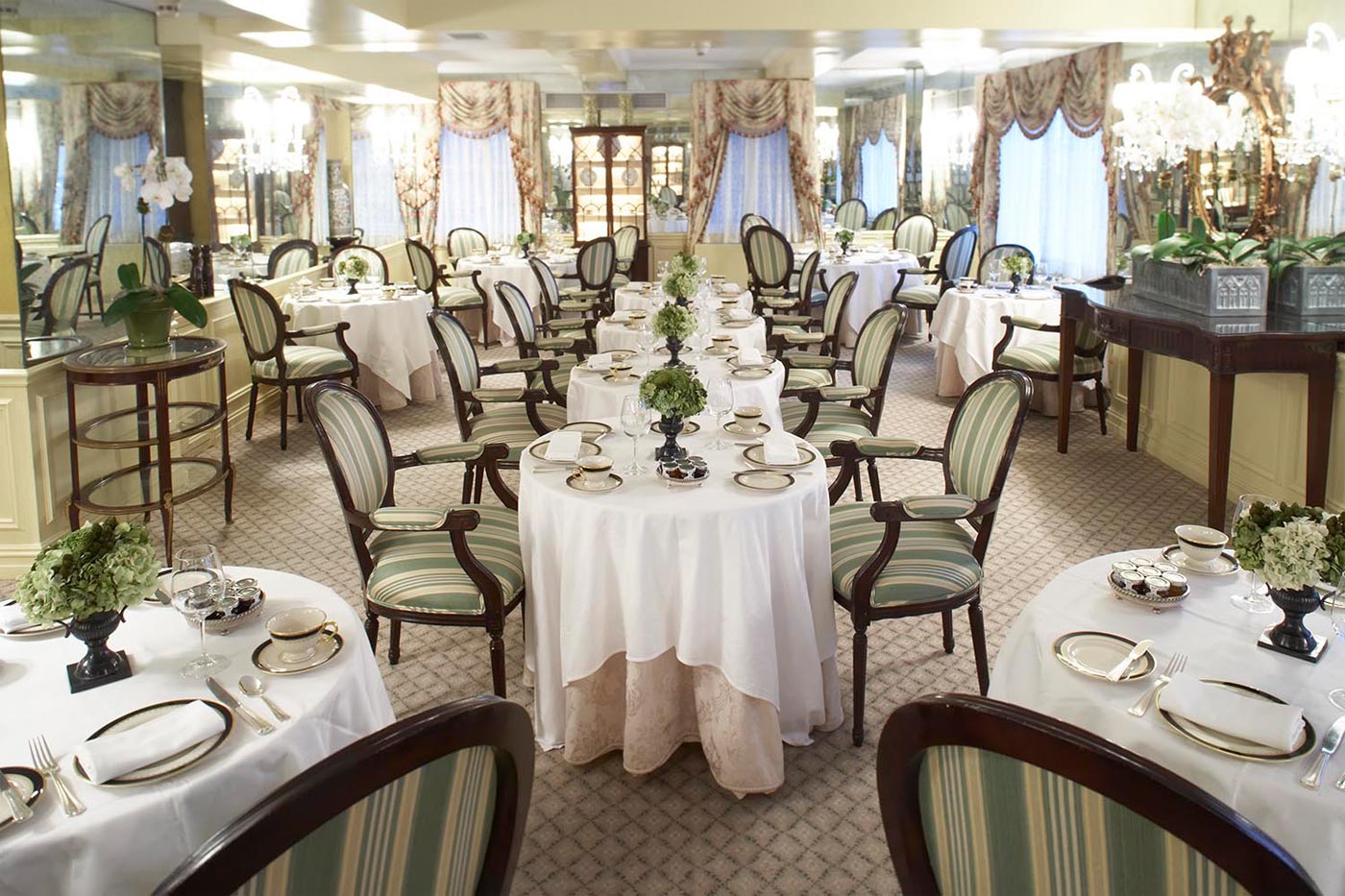 BEST HOTELS IN NEW YORK,WHERE TO STAY IN NEW YORK,HOSPITALITY FURNITURE,HOTEL DESIGN, NYC, lifestyle, luxury, manhattan, top hotels  Famous New York Hotels – 10 Luxury Hotels to visit 22 BEST HOTELS IN NEW YORKWHERE TO STAY IN NEW YORKHOSPITALITY FURNITUREHOTEL DESIGN NYC lifestyle luxury manhattan top hotels