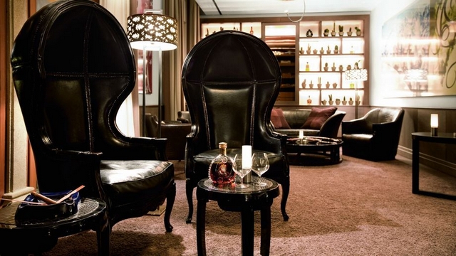 Modern Classic Interior Design Ideas at 5 Stars Hotels in Kitzbühel _arosa-slider-5  Modern Classic Interiors Ideas at 5 Stars Hotels in Kitzbühel Modern Classic Interior Design Ideas at 5 Stars Hotels in Kitzb  hel  arosa slider 4