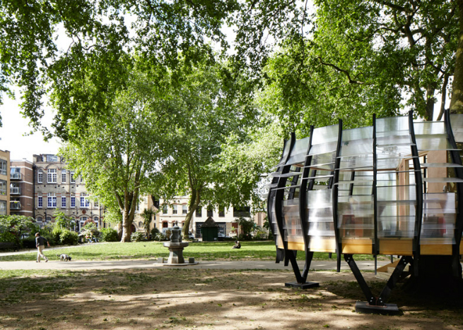An office was created around a tree tunk in London 2