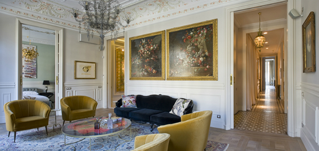 Art Apartment in Barcelona decorated with BRABBU's Accent Chairs 4