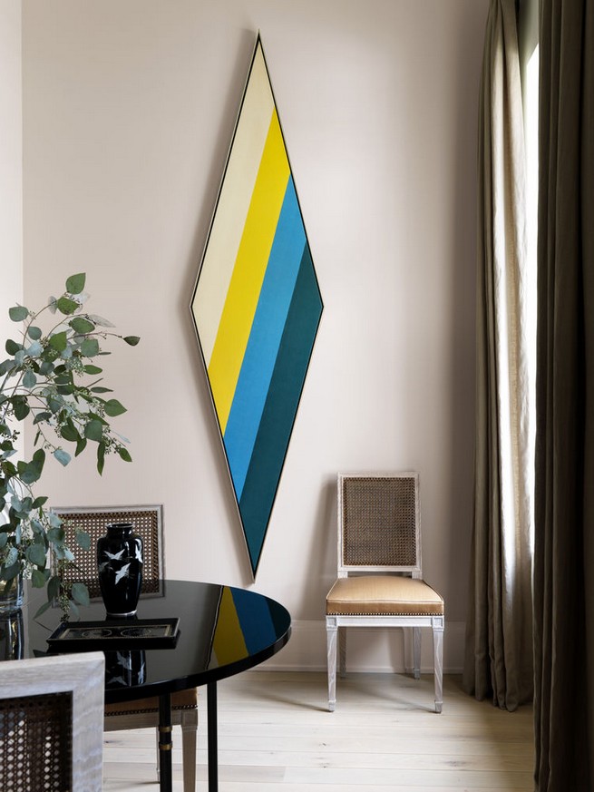 Interior designer Sandra Nunnerley decorates her own apartment