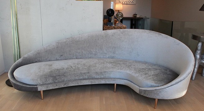 Living room decor ideas with mid century modern sofas