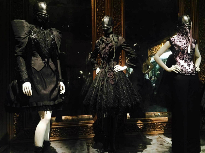 Alexander McQueen's Savage Beauty exhibition will be open through the night 1