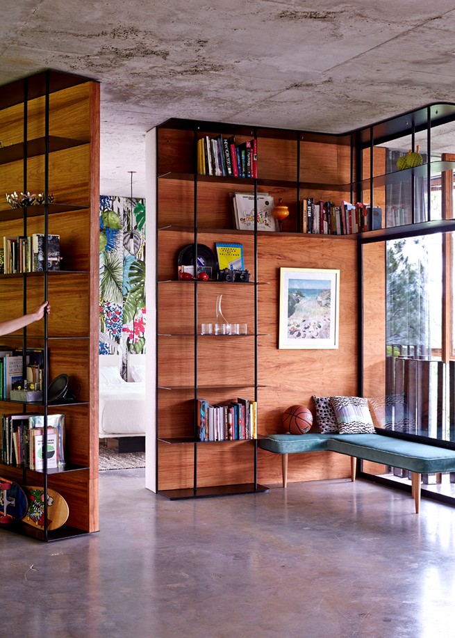 Architect Jesse Bennett elevates planchonella house within the Australian rainforest