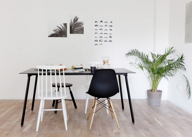 Berlin apartment furnished with Sarah Van Peteghem vintage Danish seats