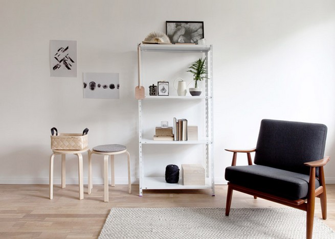 Berlin apartment furnished with Sarah Van Peteghem vintage Danish seats