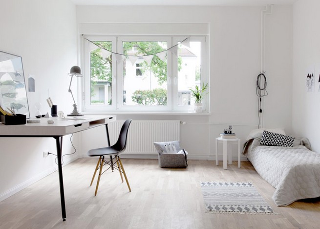 Berlin apartment furnished with Sarah Van Peteghem vintage Danish seats