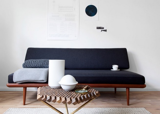 Berlin apartment furnished with Sarah Van Peteghem vintage Danish seats