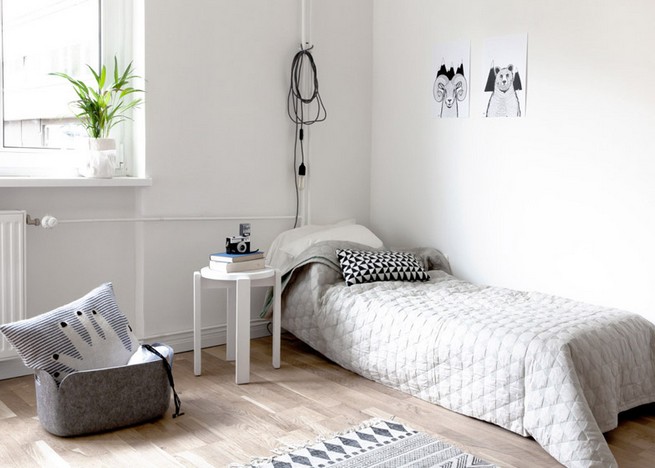 Berlin apartment furnished with Sarah Van Peteghem vintage Danish seats