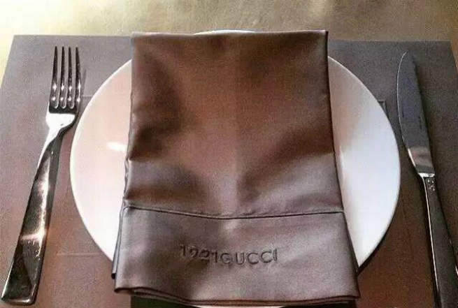 In Shangai there is a new Gucci-themed restaurant 2