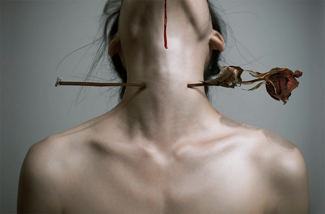 Taiwanese artist Yung Cheng Lin's human art illusions