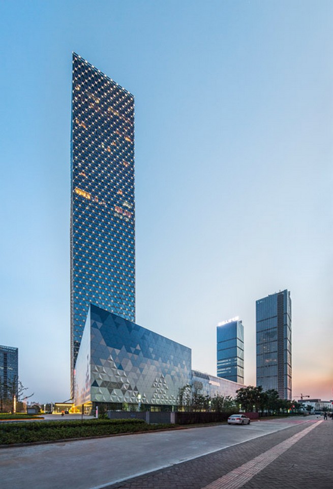 New glass skyscraper to be added to Chinese tech district by SOM