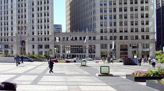 New Apple Store in Chicago by Foster + Partners