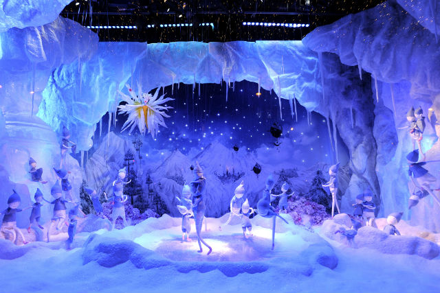 Christmas Window display : Fairy Tales at Printemps