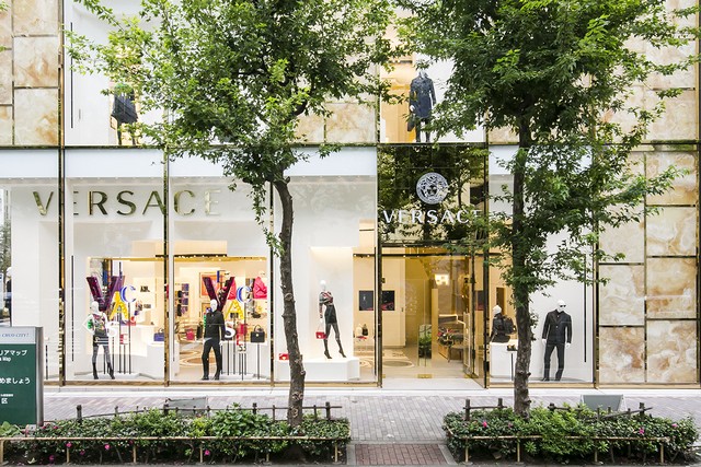 Versace opens a new luxury boutique in Tokyo (2)