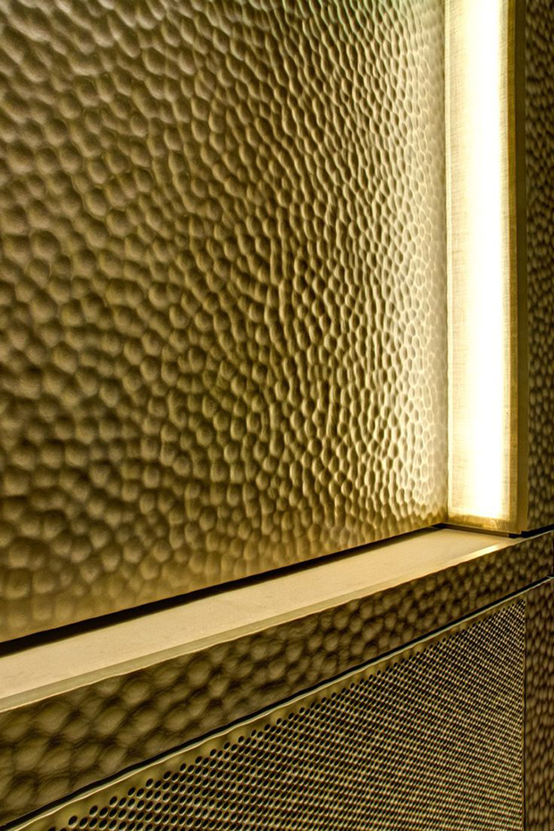 MATERIALS TO LOOK OUT FOR THIS YEAR – METALIC imagem 1