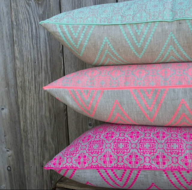colours and patterns Mix Your Fabrics, Colours and Patterns with No Fear Mixed Fabrics Pillow Grey Fluo Details