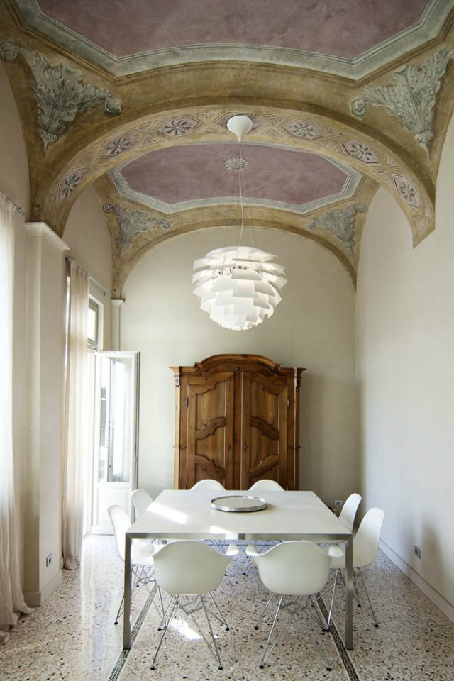 Modern Looks for Ancient Manors  Modern Looks for Ancient Manors modern looks for ancient manors fresco ceiling white dining table