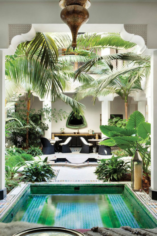 Chic Patio Style to Enjoy the Summer  Chic Patio Style to Enjoy the Summer patio style palme trees black chairs white pillows swimming pool