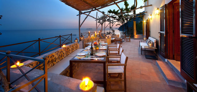 10 Amazing Waterfront Restaurants Around the World  10 Amazing Waterfront Restaurants Around the World Waterfront Restaurant TorreSponda