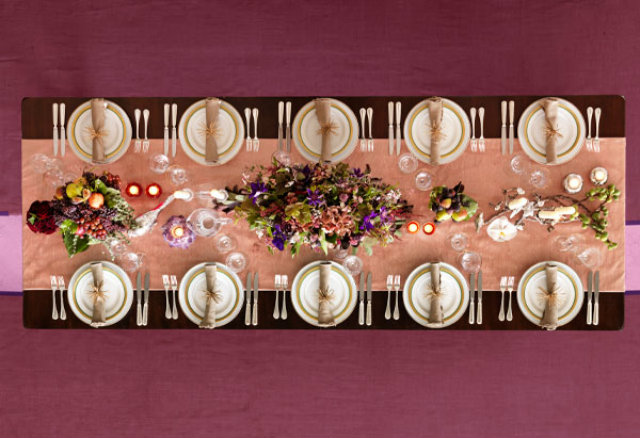 Brugundy THKSGVNG 10 thanksgiving color combinations Best Thanksgiving Color Combinations: Burgundy Table Setting Brugundy THKSGVNG 10