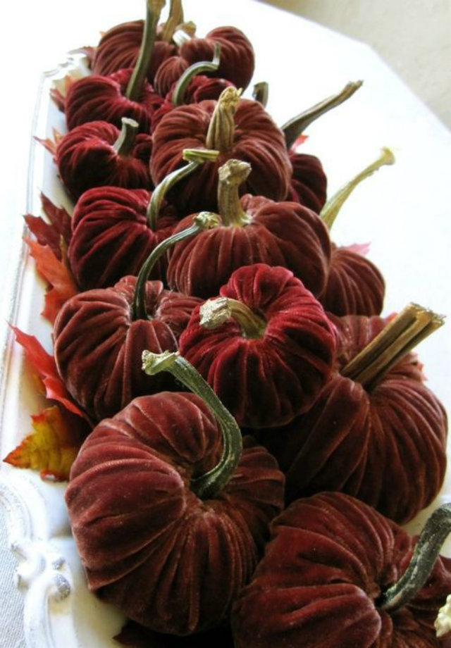 Brugundy THKSGVNG 12 thanksgiving color combinations Best Thanksgiving Color Combinations: Burgundy Table Setting Brugundy THKSGVNG 12