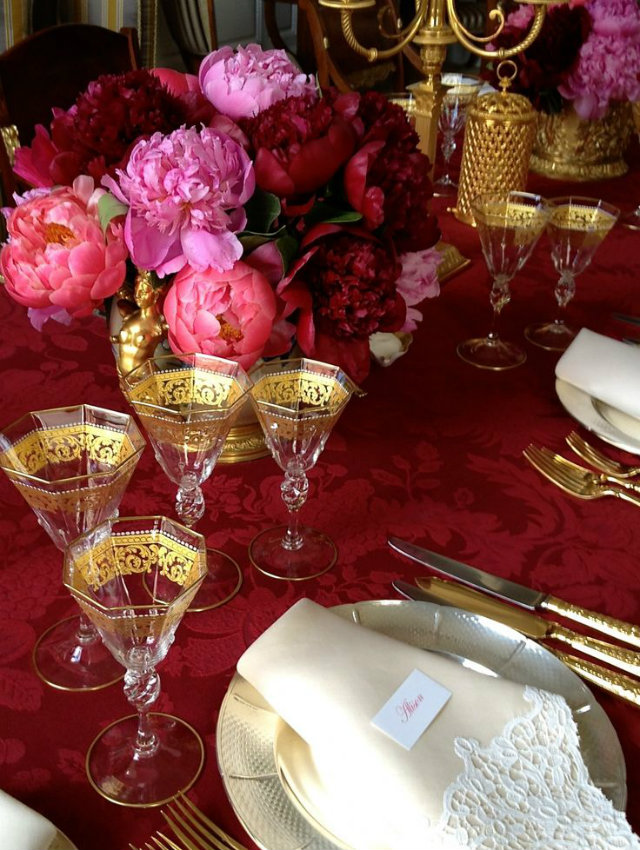 Brugundy THKSGVNG 13 thanksgiving color combinations Best Thanksgiving Color Combinations: Burgundy Table Setting Brugundy THKSGVNG 13