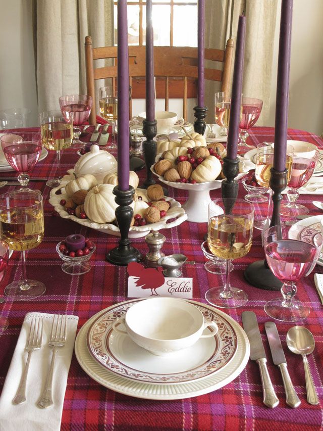 Brugundy THKSGVNG 4 thanksgiving color combinations Best Thanksgiving Color Combinations: Burgundy Table Setting Brugundy THKSGVNG 4