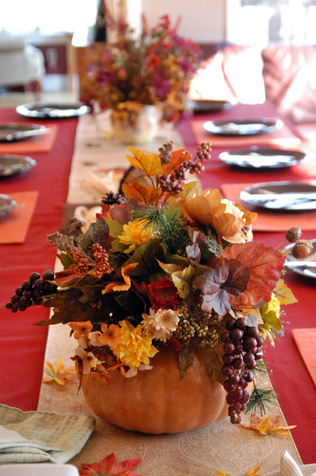 Brugundy THKSGVNG 7 thanksgiving color combinations Best Thanksgiving Color Combinations: Burgundy Table Setting Brugundy THKSGVNG 7