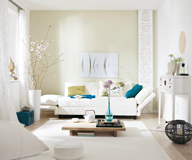 how to style a white sofa living room inspiration Living Room Inspiration : How To Style a White Sofa how to style a white sofa 4