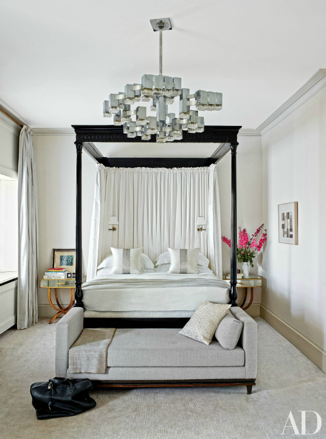 Beautiful sofa for bedroom. Interior design by Veere Grenney bedroom design ideas 15 Elegant Bedroom Design Ideas With A Sofa sofa for bedroom Veere Grenney