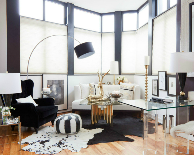 If the thought of getting a sofa in white fabric has crossed your mind but you're still debating wether or not it is a good idea, we gathered some living room inspiration that will probably convince you. white sofa Beautiful Living Room Ideas With A White Sofa white sofa nate berkus 2