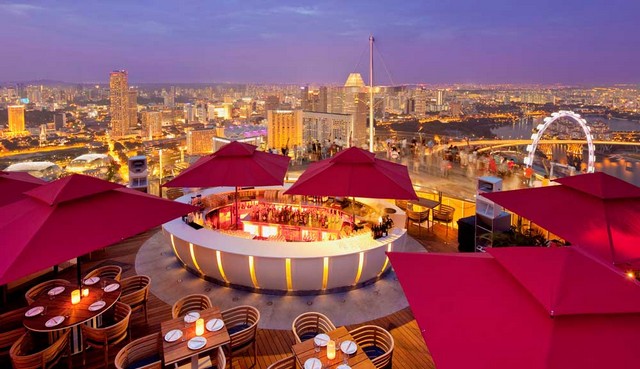 Get Inspired By These Outstanding Rooftop Restaurants In Singapore rooftop restaurants Get Inspired By These Outstanding Rooftop Restaurants In Singapore ce la vi skybar 1000x577