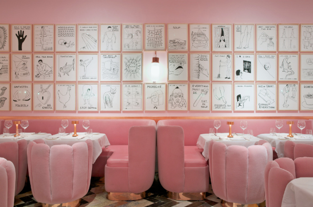 The Prettiest Living Room Ideas With A Pink Modern Sofa pink sofa The Prettiest Living Room Ideas With A Pink Sofa The Prettiest Living Room Ideas With A Pink Sofa 15