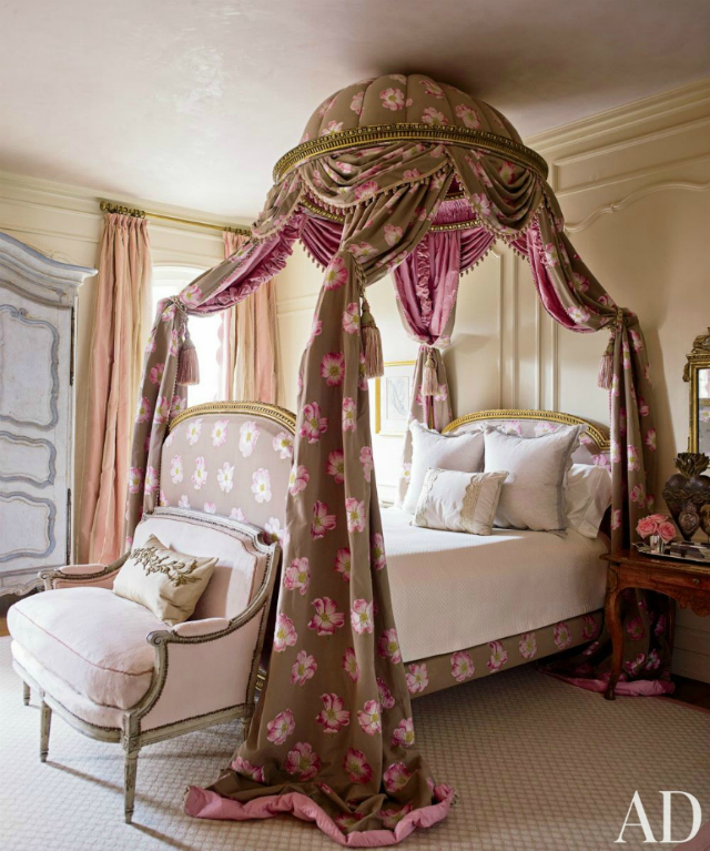 The Prettiest Living Room Ideas With A Pink Modern Sofa pink sofa The Prettiest Living Room Ideas With A Pink Sofa The Prettiest Living Room Ideas With A Pink Sofa 16