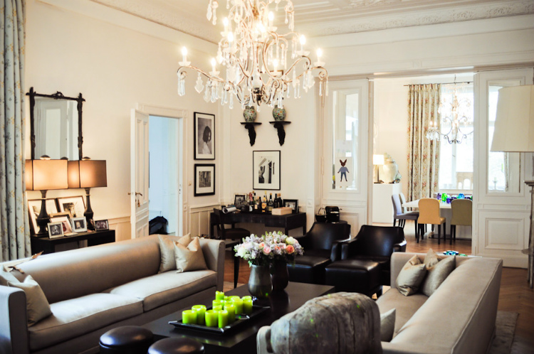 living rooms 35 STUNNING IDEAS FOR MODERN CLASSIC LIVING ROOMS frank stueve freunde von freunden 6655 1
