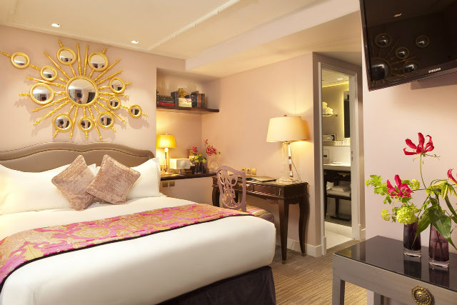 Where To Stay In Paris: 5 Incredibly Luxurious Hotels  where to stay in paris Where To Stay In Paris: 5 Incredibly Luxurious Hotels la maison favart deluxe ensemble