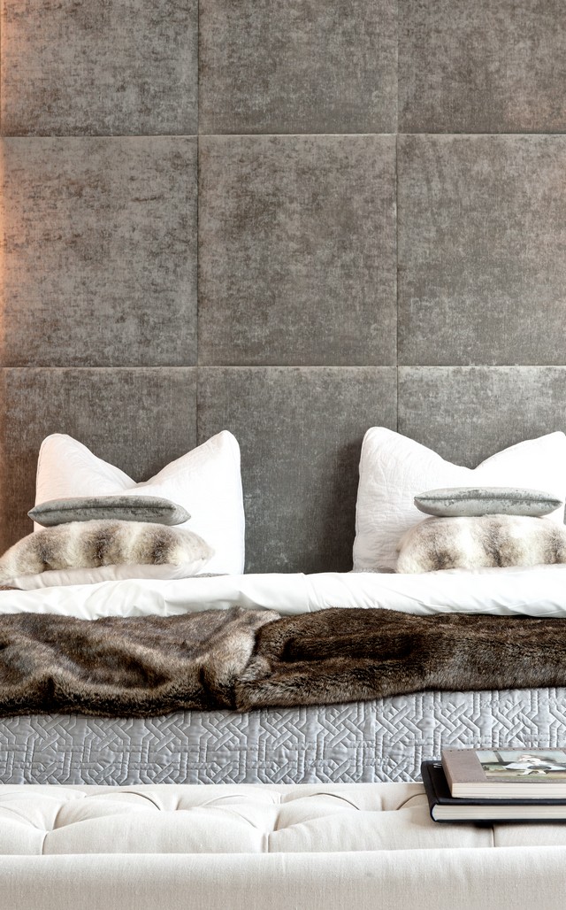 master bedroom luxury interiors by Lo Chen Design luxury apartment interior Best NYC luxury apartment interior – Visionaire by IMG Best NYC luxury apartment interior Visionaire by Lo Chen Master Bedroom Inspirations 3