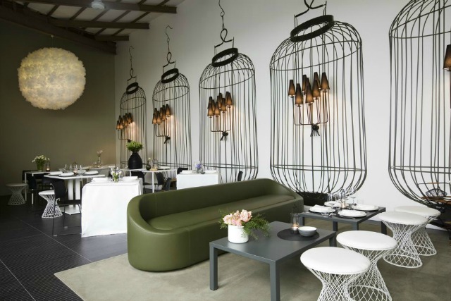 15 Stylish Modern Sofas In Astonishing Restaurant Interiors modern sofas 15 Stylish Modern Sofas In Astonishing Restaurant Interiors sofafeat