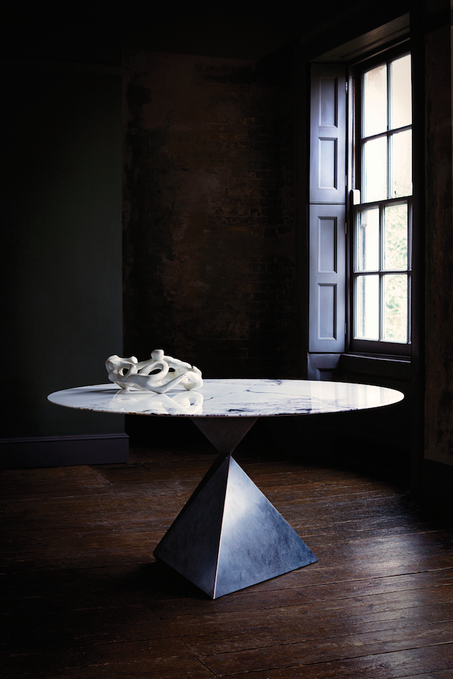 Tom Faulkner luxury furniture TOP 10 LUXURY FURNITURE COMPANIES FROM LUXURYMADE TO INSPIRE Tom Faulkner AVA dining table Lifestyle