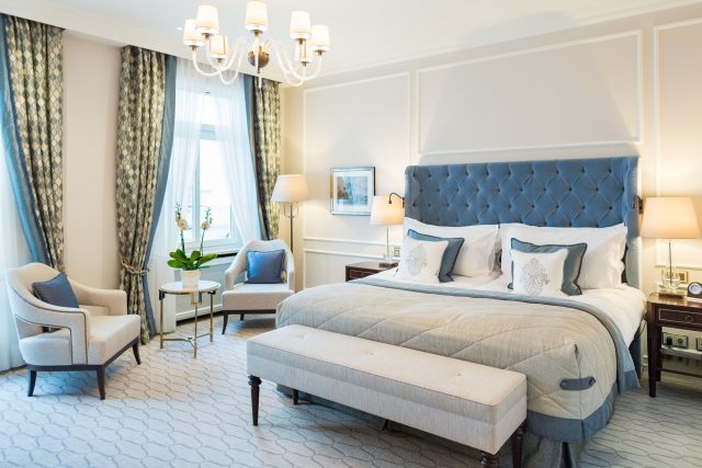 Get Inspired By The Stunning Fairmont Vier Jahreszeiten Hotel Interior  hotel interior Get Inspired By The Stunning Fairmont Vier Jahreszeiten Hotel Interior 14684 179 w e1476442169998