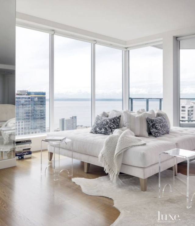 6 Amazing Black and White Living Rooms by Luxe Interiors+Design_6 living rooms 6 Amazing Black and White Living Rooms by Luxe Interiors+Design Screen Shot 2015 08 16 at 10