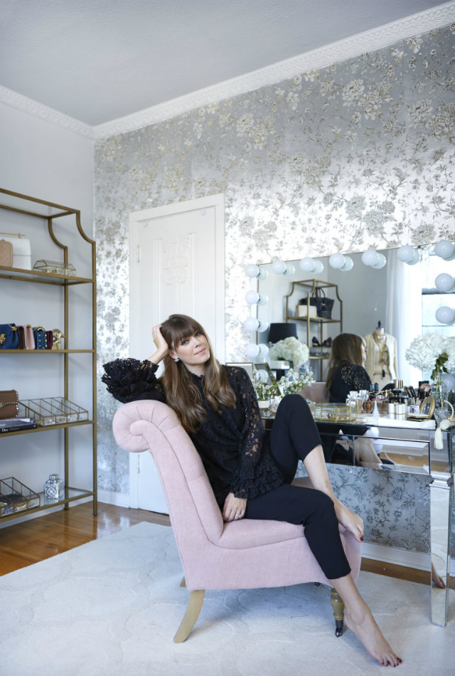 Interior Design Inspiration: The Incredible Jenny Cipoletti Office_FeaturedImage interior design inspiration Interior Design Inspiration: The Incredible Jenny Cipoletti Office 1479401886 syn hbu 1479249349 parisian style 12