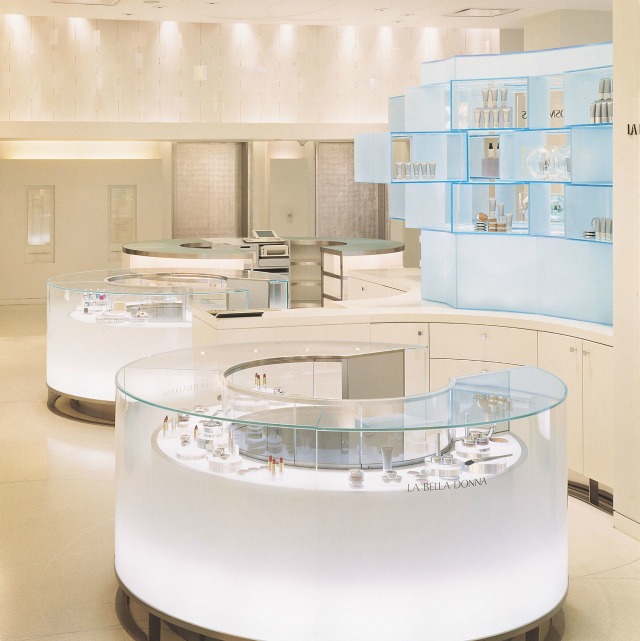 bergdrof goodman yabu pushelberg Yabu Pushelberg : 5 retail design projects we love YP BergdorfGoodman0054