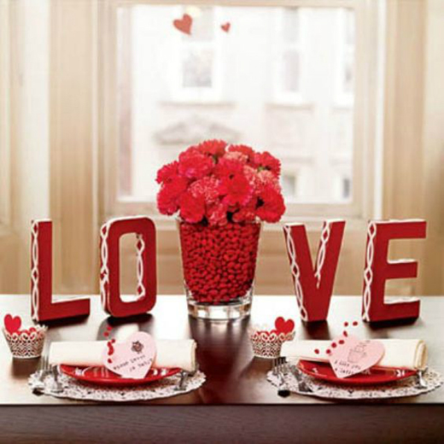 How To Style A Dining Room Table  valentines day How To Style A Dining Room Table This Valentines Day 2563bb0772e23bbb3cd912e8de0999a2