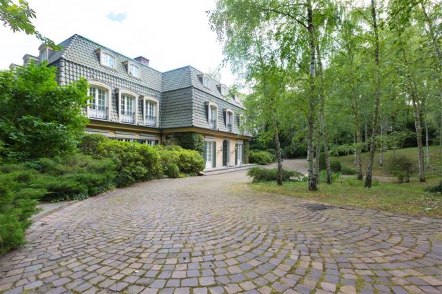 unique-property-on-an-island-berlin3 dream houses Most Expensive Dream Houses in Germany To Inspire your Luxury Side UNIQUE PROPERTY ON AN ISLAND BERLIN3 e1483458042121